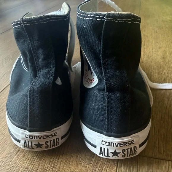 Converse women Black & White Chuck Taylor High Top Sneakers Size 7. - Picture 8 of 8